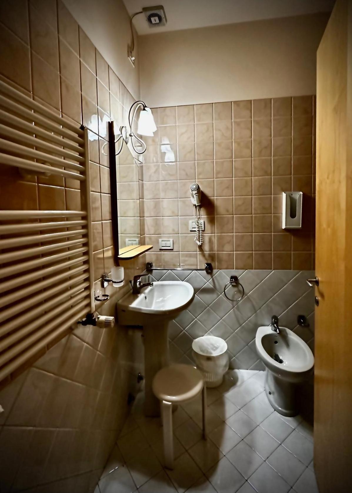 Hotel Ponte Molo Порто Толе Екстериор снимка