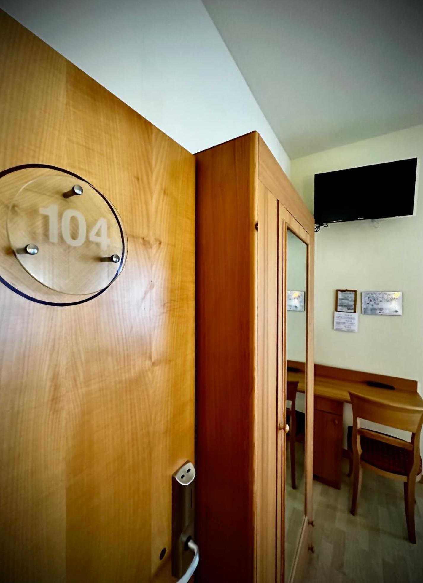 Hotel Ponte Molo Порто Толе Екстериор снимка